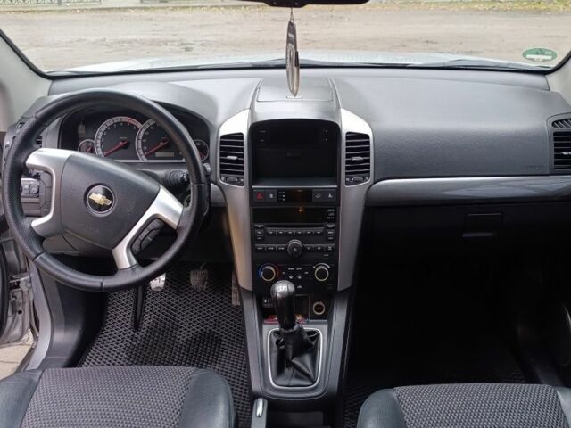 Серый Шевроле Каприз, объемом двигателя 2.4 л и пробегом 198 тыс. км за 9300 $, фото 8 на Automoto.ua