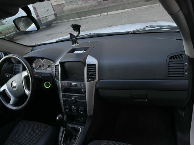 Белый Шевроле Каптива, объемом двигателя 2.4 л и пробегом 3 тыс. км за 7350 $, фото 4 на Automoto.ua