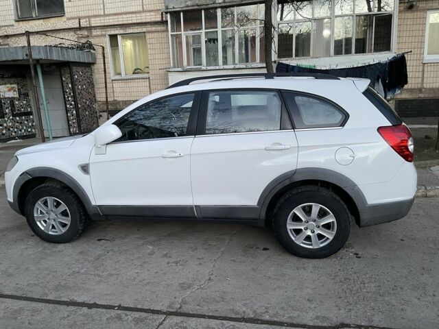 Белый Шевроле Каптива, объемом двигателя 2.4 л и пробегом 3 тыс. км за 7350 $, фото 1 на Automoto.ua