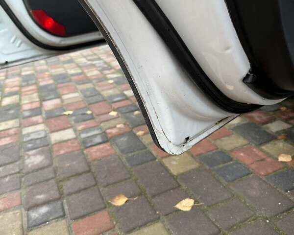 Белый Шевроле Каптива, объемом двигателя 2.4 л и пробегом 150 тыс. км за 6200 $, фото 12 на Automoto.ua