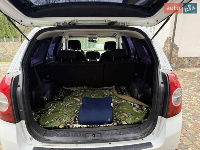 Белый Шевроле Каптива, объемом двигателя 2.4 л и пробегом 150 тыс. км за 6200 $, фото 11 на Automoto.ua