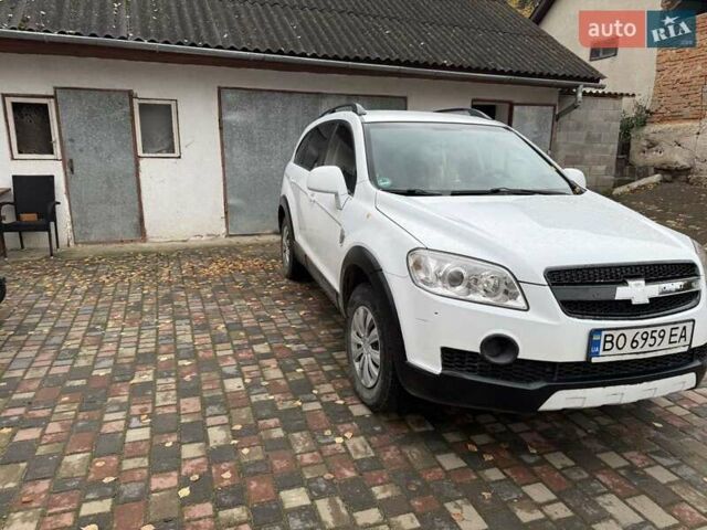 Белый Шевроле Каптива, объемом двигателя 2.4 л и пробегом 150 тыс. км за 6200 $, фото 2 на Automoto.ua