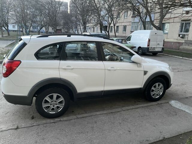 Белый Шевроле Каптива, объемом двигателя 2.4 л и пробегом 3 тыс. км за 7350 $, фото 3 на Automoto.ua