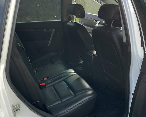 Белый Шевроле Каптива, объемом двигателя 1.99 л и пробегом 254 тыс. км за 9800 $, фото 18 на Automoto.ua