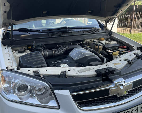 Белый Шевроле Каптива, объемом двигателя 1.99 л и пробегом 254 тыс. км за 9800 $, фото 5 на Automoto.ua