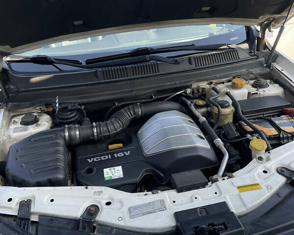 Белый Шевроле Каптива, объемом двигателя 1.99 л и пробегом 254 тыс. км за 9800 $, фото 8 на Automoto.ua