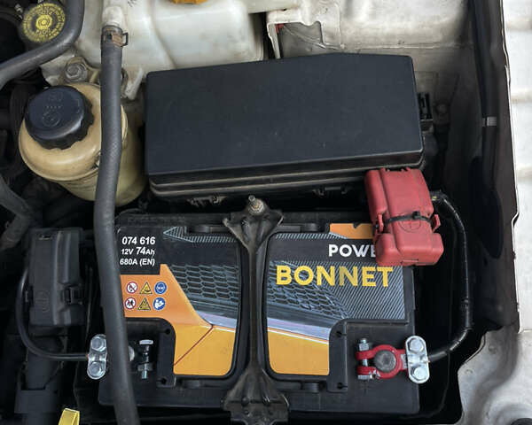 Белый Шевроле Каптива, объемом двигателя 1.99 л и пробегом 254 тыс. км за 9800 $, фото 6 на Automoto.ua