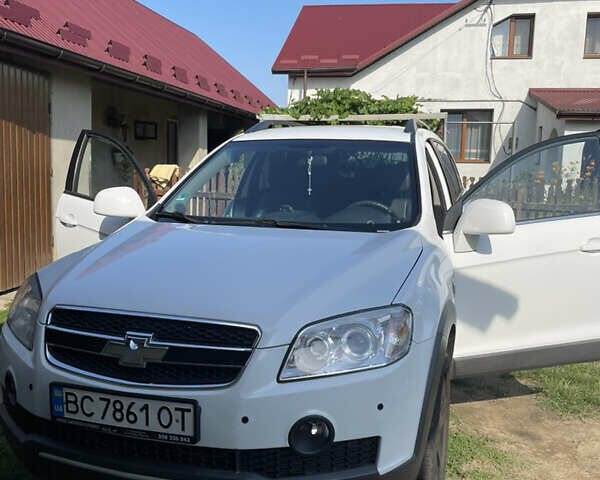 Белый Шевроле Каптива, объемом двигателя 1.99 л и пробегом 254 тыс. км за 9800 $, фото 1 на Automoto.ua