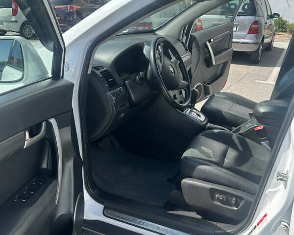 Білий Шевроле Каптіва, об'ємом двигуна 1.99 л та пробігом 258 тис. км за 11000 $, фото 12 на Automoto.ua