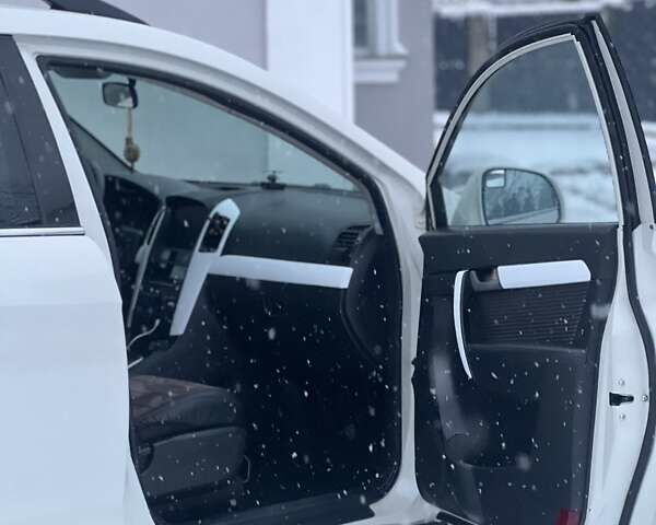 Белый Шевроле Каптива, объемом двигателя 1.99 л и пробегом 245 тыс. км за 8700 $, фото 8 на Automoto.ua