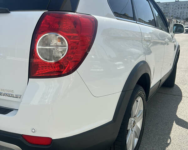 Білий Шевроле Каптіва, об'ємом двигуна 1.99 л та пробігом 258 тис. км за 11000 $, фото 9 на Automoto.ua