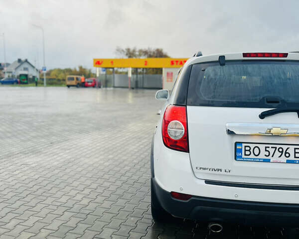 Шевроле Каптива 2010 в Луцке на Automoto.ua Белый Шевроле Каптива, объемом двигателя 2.41 л и пробегом 187 тыс. км за 7600 $, фото 6 на Automoto.ua