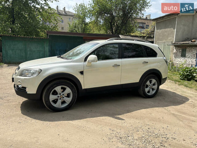 Белый Шевроле Каптива, объемом двигателя 1.99 л и пробегом 253 тыс. км за 9850 $, фото 10 на Automoto.ua