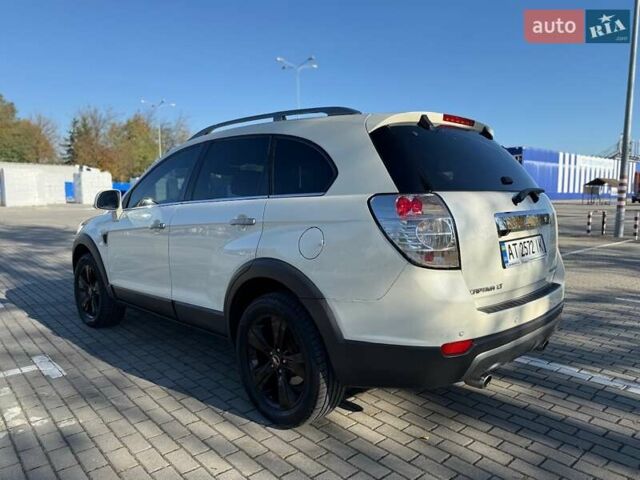 Білий Шевроле Каптіва, об'ємом двигуна 2 л та пробігом 245 тис. км за 9300 $, фото 10 на Automoto.ua