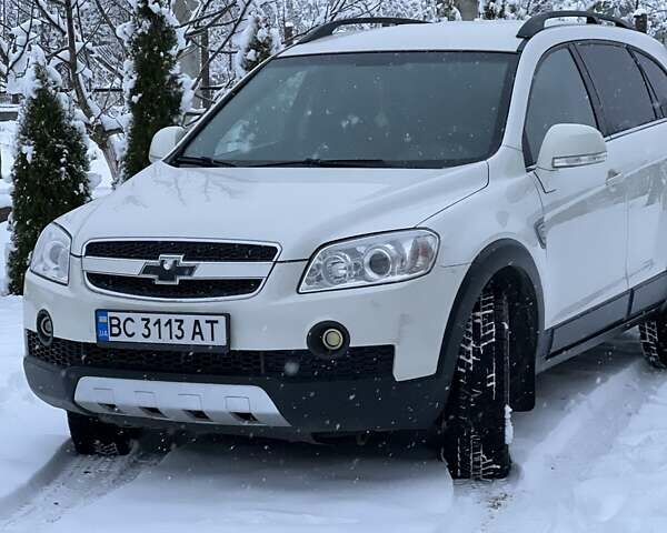 Белый Шевроле Каптива, объемом двигателя 1.99 л и пробегом 245 тыс. км за 8700 $, фото 1 на Automoto.ua