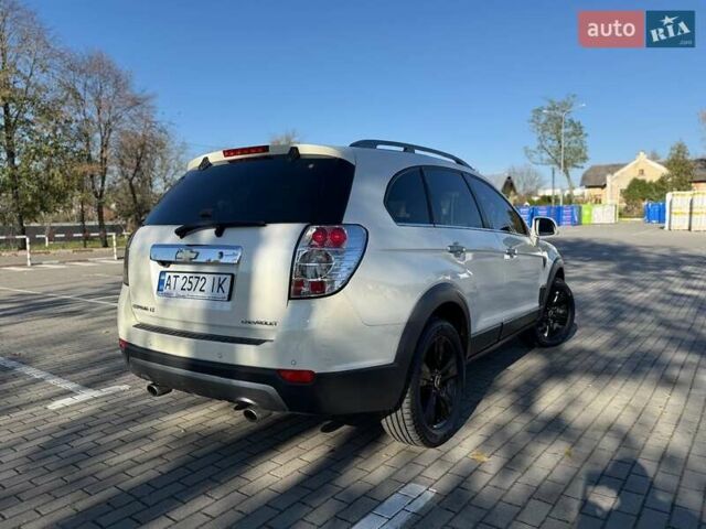Білий Шевроле Каптіва, об'ємом двигуна 2 л та пробігом 245 тис. км за 9300 $, фото 3 на Automoto.ua