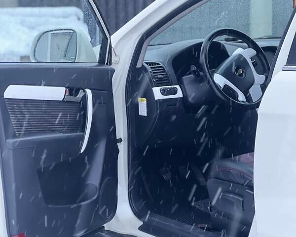 Белый Шевроле Каптива, объемом двигателя 1.99 л и пробегом 245 тыс. км за 8700 $, фото 7 на Automoto.ua