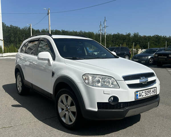 Білий Шевроле Каптіва, об'ємом двигуна 1.99 л та пробігом 258 тис. км за 11000 $, фото 1 на Automoto.ua