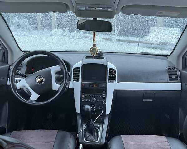 Белый Шевроле Каптива, объемом двигателя 1.99 л и пробегом 245 тыс. км за 8700 $, фото 9 на Automoto.ua