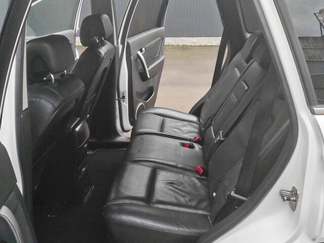 Білий Шевроле Каптіва, об'ємом двигуна 0 л та пробігом 242 тис. км за 3350 $, фото 13 на Automoto.ua