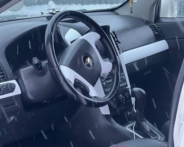 Белый Шевроле Каптива, объемом двигателя 1.99 л и пробегом 245 тыс. км за 8700 $, фото 6 на Automoto.ua