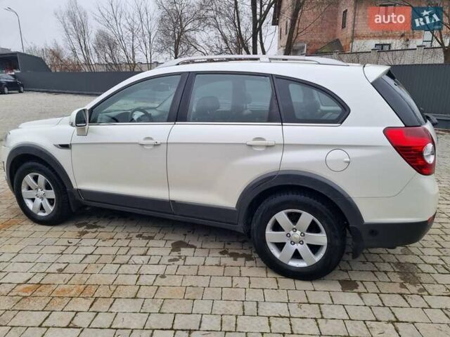 Белый Шевроле Каптива, объемом двигателя 2.38 л и пробегом 230 тыс. км за 9400 $, фото 9 на Automoto.ua