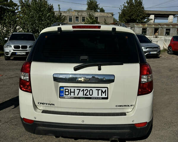 Белый Шевроле Каптива, объемом двигателя 2.2 л и пробегом 213 тыс. км за 12000 $, фото 16 на Automoto.ua
