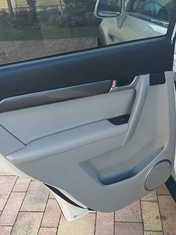 Белый Шевроле Каптива, объемом двигателя 2.23 л и пробегом 205 тыс. км за 11900 $, фото 20 на Automoto.ua