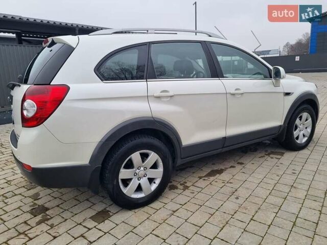 Белый Шевроле Каптива, объемом двигателя 2.38 л и пробегом 230 тыс. км за 9400 $, фото 18 на Automoto.ua