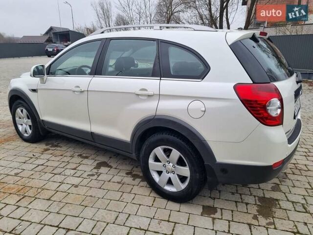 Белый Шевроле Каптива, объемом двигателя 2.38 л и пробегом 230 тыс. км за 9800 $, фото 10 на Automoto.ua