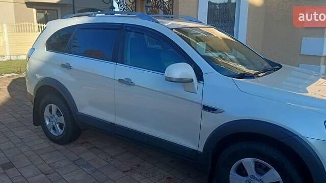 Белый Шевроле Каптива, объемом двигателя 2.23 л и пробегом 205 тыс. км за 11900 $, фото 7 на Automoto.ua