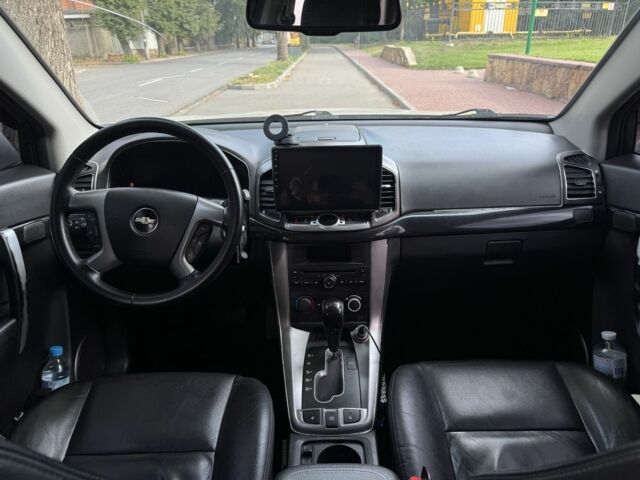 Белый Шевроле Каптива, объемом двигателя 2.2 л и пробегом 224 тыс. км за 11150 $, фото 6 на Automoto.ua