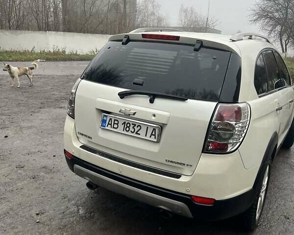 Белый Шевроле Каптива, объемом двигателя 2.23 л и пробегом 245 тыс. км за 9000 $, фото 4 на Automoto.ua