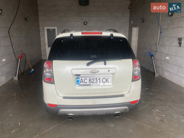 Белый Шевроле Каптива, объемом двигателя 2.23 л и пробегом 170 тыс. км за 10750 $, фото 7 на Automoto.ua