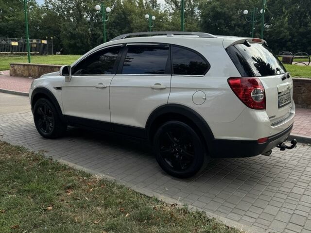 Белый Шевроле Каптива, объемом двигателя 2.2 л и пробегом 224 тыс. км за 11150 $, фото 4 на Automoto.ua