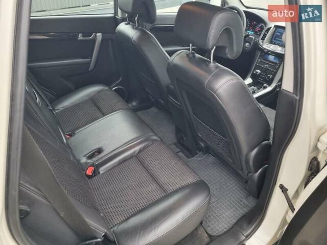 Белый Шевроле Каптива, объемом двигателя 2.38 л и пробегом 230 тыс. км за 9400 $, фото 36 на Automoto.ua