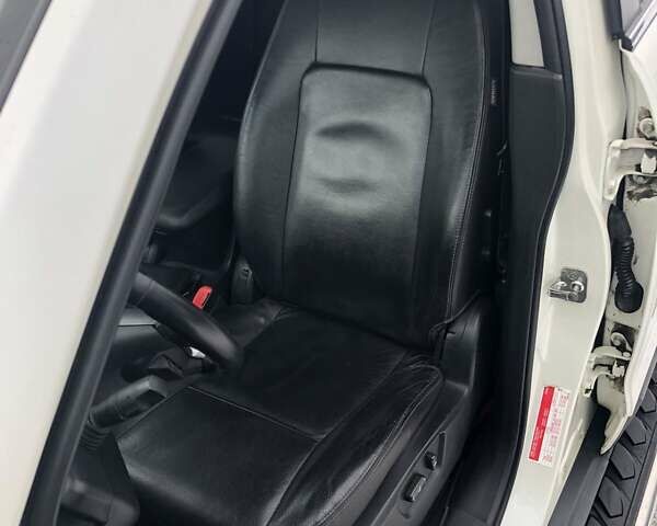 Белый Шевроле Каптива, объемом двигателя 3 л и пробегом 188 тыс. км за 12000 $, фото 2 на Automoto.ua