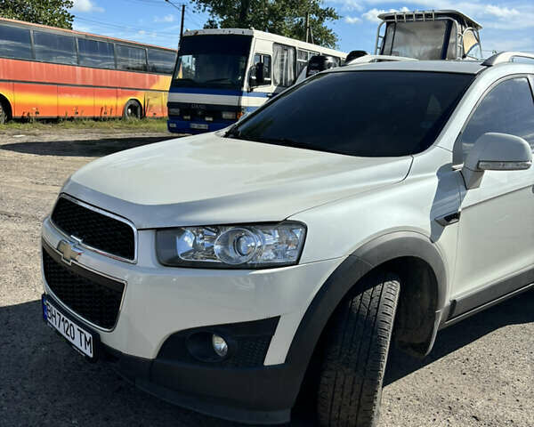 Белый Шевроле Каптива, объемом двигателя 2.2 л и пробегом 213 тыс. км за 12000 $, фото 1 на Automoto.ua