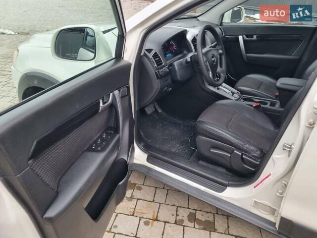 Белый Шевроле Каптива, объемом двигателя 2.38 л и пробегом 230 тыс. км за 9400 $, фото 48 на Automoto.ua