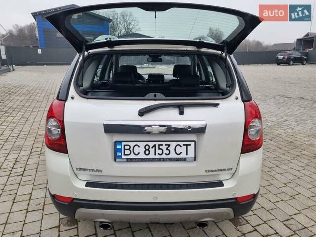 Белый Шевроле Каптива, объемом двигателя 2.38 л и пробегом 230 тыс. км за 9400 $, фото 31 на Automoto.ua