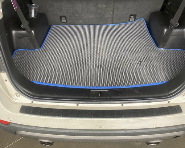 Белый Шевроле Каптива, объемом двигателя 2.23 л и пробегом 170 тыс. км за 10750 $, фото 2 на Automoto.ua