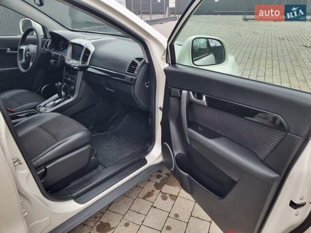 Белый Шевроле Каптива, объемом двигателя 2.38 л и пробегом 230 тыс. км за 9800 $, фото 41 на Automoto.ua