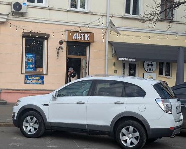 Белый Шевроле Каптива, объемом двигателя 2.2 л и пробегом 199 тыс. км за 12000 $, фото 5 на Automoto.ua