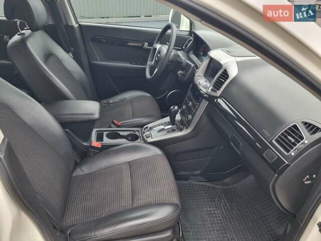 Белый Шевроле Каптива, объемом двигателя 2.38 л и пробегом 230 тыс. км за 9400 $, фото 35 на Automoto.ua