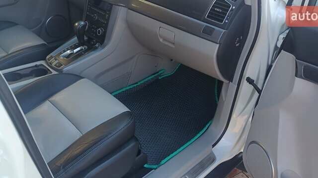 Белый Шевроле Каптива, объемом двигателя 2.23 л и пробегом 205 тыс. км за 11900 $, фото 26 на Automoto.ua