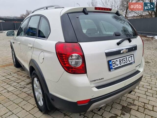 Белый Шевроле Каптива, объемом двигателя 2.38 л и пробегом 230 тыс. км за 9800 $, фото 12 на Automoto.ua