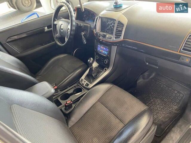 Білий Шевроле Каптіва, об'ємом двигуна 2.23 л та пробігом 173 тис. км за 9600 $, фото 26 на Automoto.ua