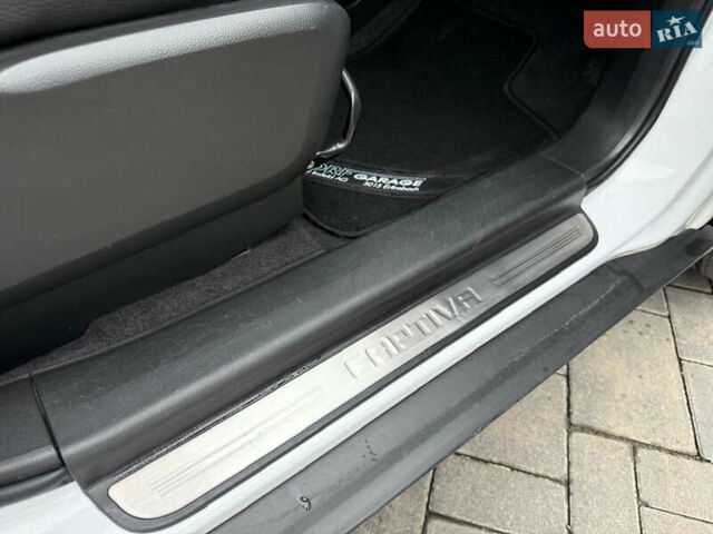 Белый Шевроле Каптива, объемом двигателя 2.2 л и пробегом 200 тыс. км за 11999 $, фото 54 на Automoto.ua