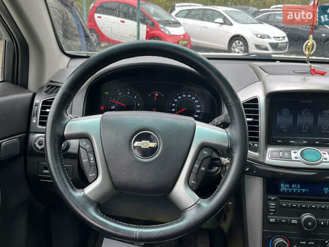 Белый Шевроле Каптива, объемом двигателя 2.23 л и пробегом 115 тыс. км за 9650 $, фото 20 на Automoto.ua