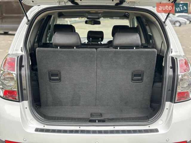 Белый Шевроле Каптива, объемом двигателя 2.2 л и пробегом 157 тыс. км за 11800 $, фото 15 на Automoto.ua